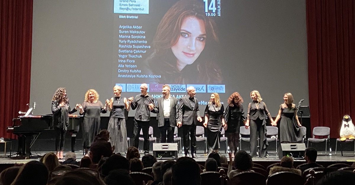 Anjelika Akbar, dostluk ve barış çağrısında bulundu