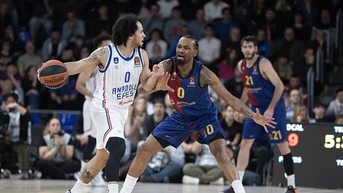 Anadolu Efes Barcelona’da kaybetti!
